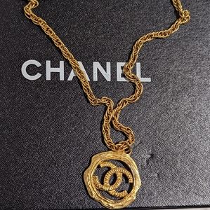 80s Vintage Chanel chain necklace with CC logo pendant